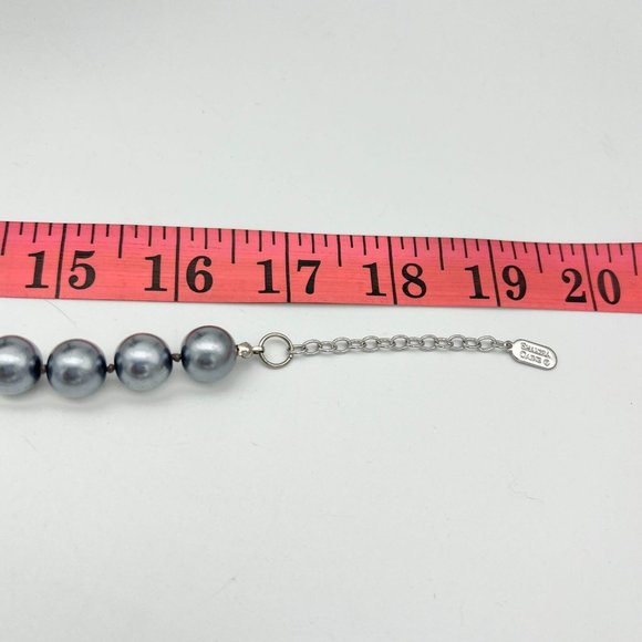 Shakira Caine Gray Faux Pearl Floral Necklace With Matching Clip-on Earrings - Picture 6 of 6